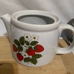 Vintage White Green McCoy Pottery Strawberry Teapot #1418 no lid